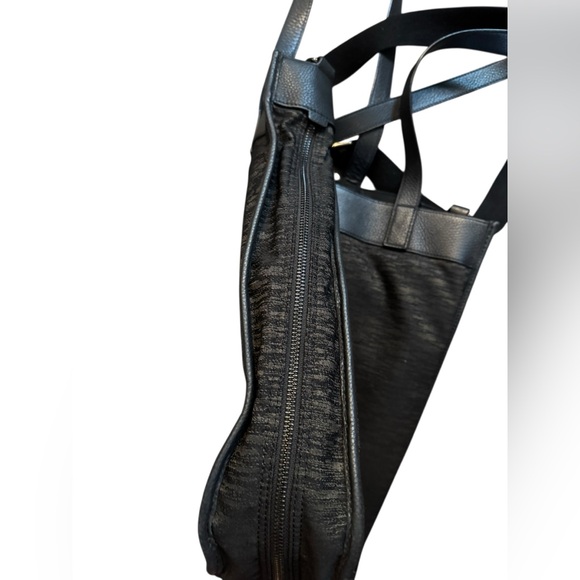 Lululemon Now and Always Tote *15L black pattern - Picture 6 of 11